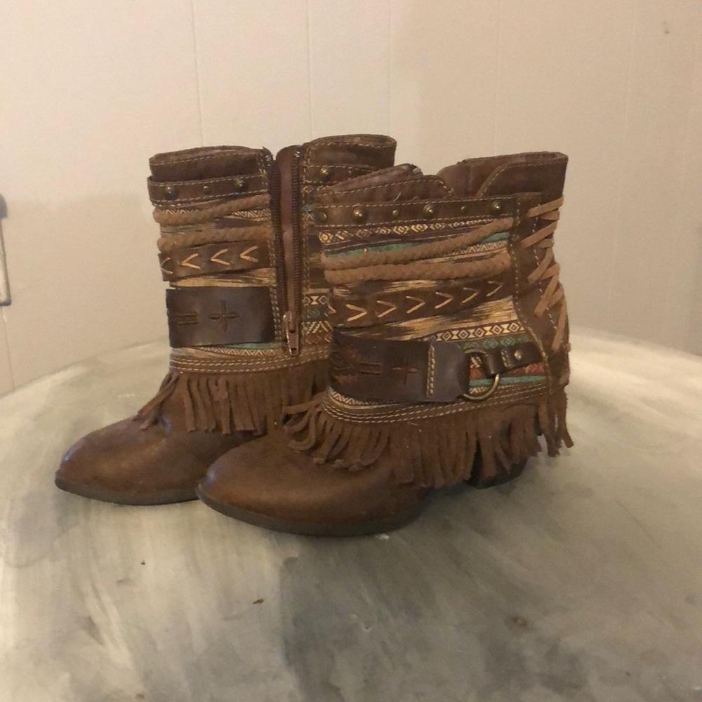 Addison Brown Boots size 6